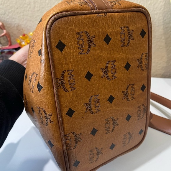 MCM SMALL COGNAC VISETOS DRAWSTRING BAG - Picture 6 of 16